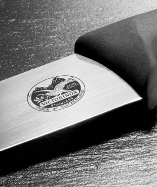 5.5203.20 ΜΑΧΑΙΡΙ ΦΕΤΑΡΙΣΜ-ΚΡΕΑΤΟΣ ΦΑΡΔΗ ΛΑΒΗ FIBROX VICTORINOX